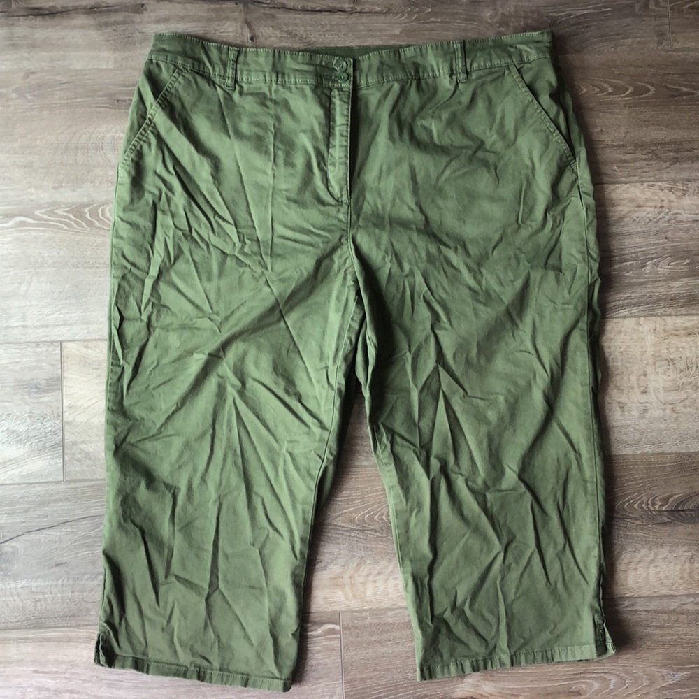 Like new! - KAREN SCOTT Cropped Pants w/Stretch